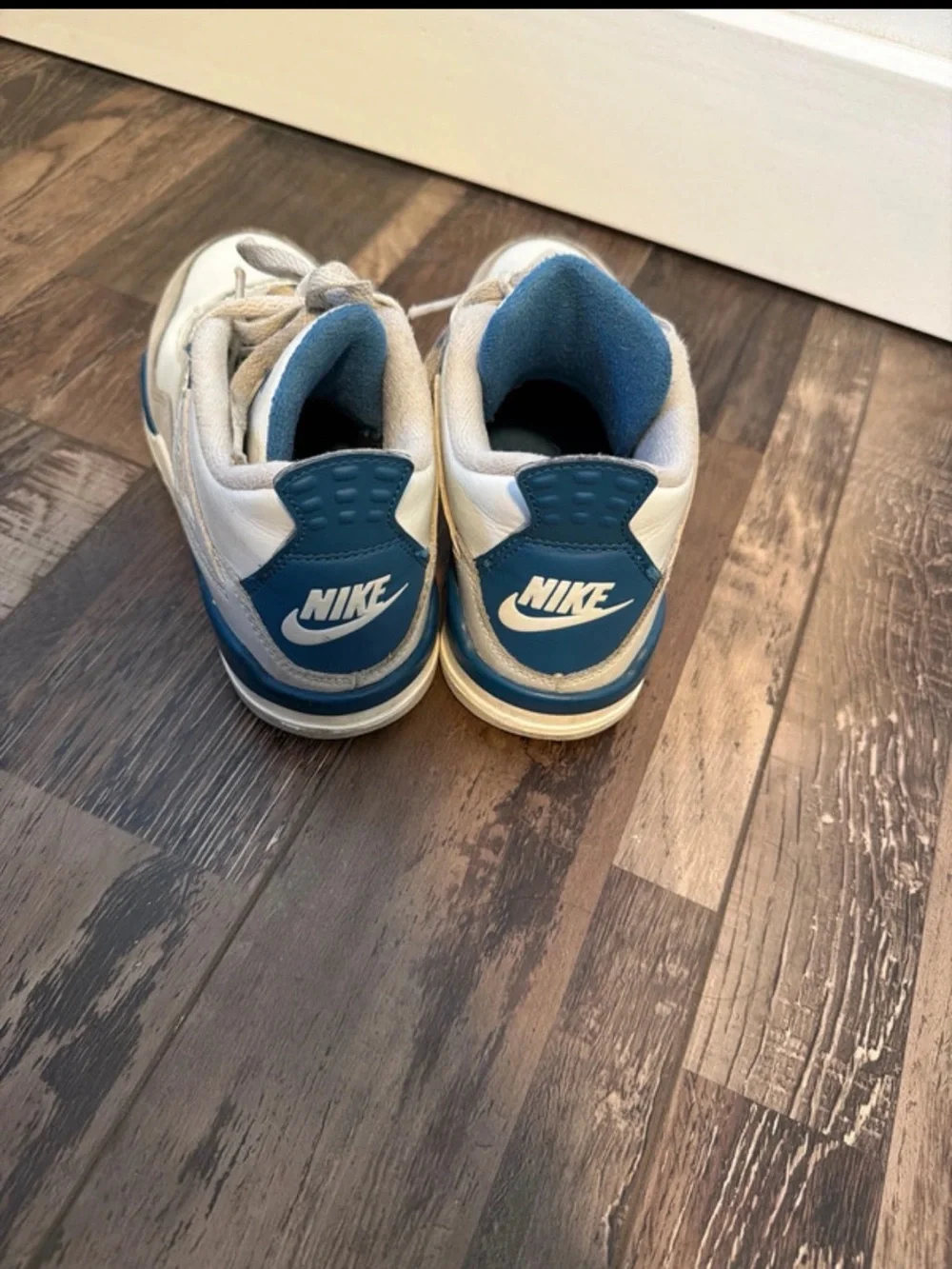 Nike Air Jordan 4 Kids Size 2